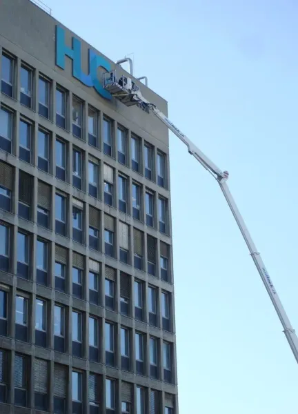 HUG — image 4
