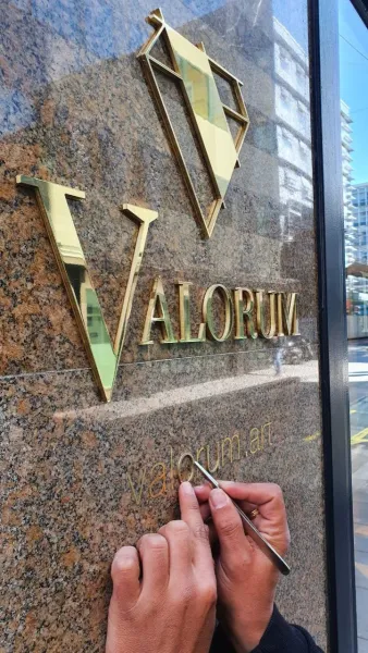 Lettres reliefs — image 9