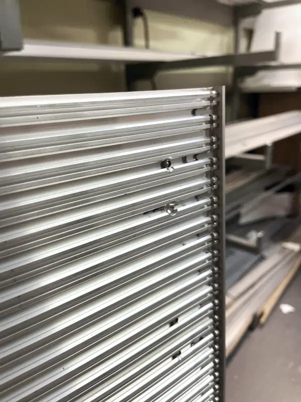 Détail technique de la ligne de signalétique Olvari
